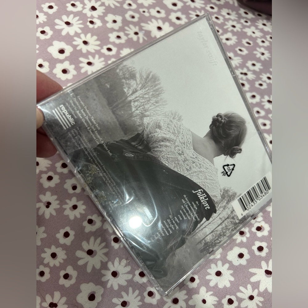Taylor Swift Folklore CD - New - Picture 5 of 5